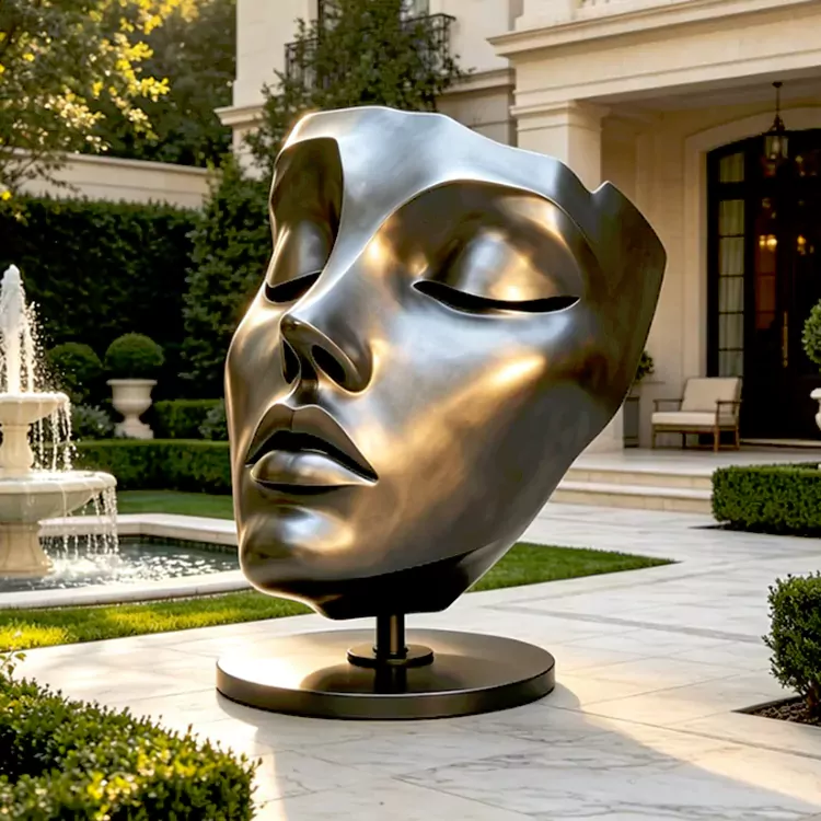 Malaking Modern Abstract Face Sculpture